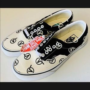 Brand New!!! (size 7.5) Vans MEN'S CIRCLE V ERA SNEAKERS